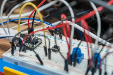 Ana kontrolör olarak Arduino 'ya ve ölçüm hücresi olarak BH1750' ye dayanan ışıkölçer. Bilgiler SSD1306 OLED ekranında gösterilir.