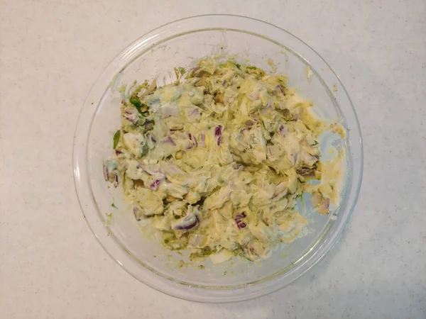 Salade Œufs Avocat Prend Votre Recette Classique Salade Œufs Ajoute — Photo