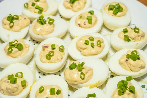 Deviled Eggs Sind Hartgekochte Eier Die Geschält Halbiert Und Mit — Stockfoto