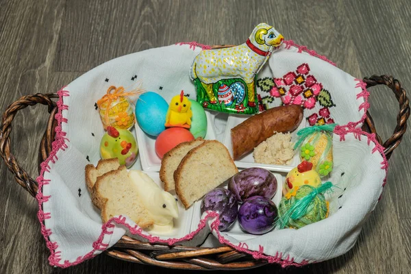 Die Segnung Der Osterkörbe Ist Eine Der Beständigsten Und Beliebtesten — Stockfoto