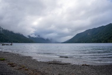 Crescent Gölü (İngilizce: Lake Crescent), ABD 'nin başkenti Washington' da bulunan Clallam County 'de bulunan ve Port Angeles' ın yaklaşık 17 mil batısında bulunan bir göldür..