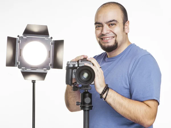Fotógrafo profissional com equipamento fotográfico — Fotografia de Stock