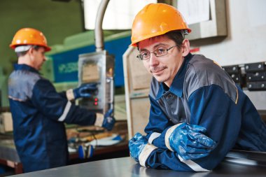 Endüstriyel fabrika işçisi