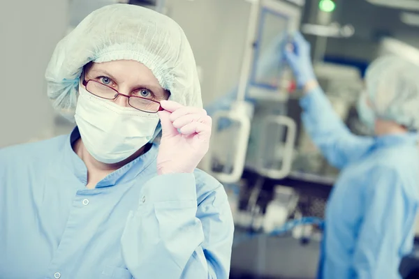 Farmacéutica. Retrato del operador trabajador — Foto de Stock