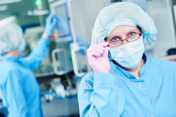 Farmacéutica. Retrato del operador trabajador — Foto de Stock