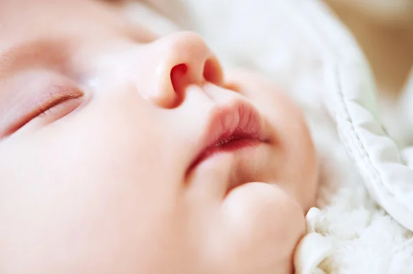 Motherhood. newborn baby on mother hands — Stock Photo, Image