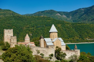 Gürcistan Ananuri eski kilise kalede