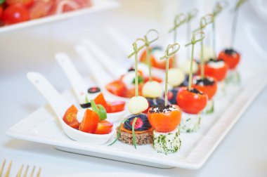 Ikram Servisi. set tablo