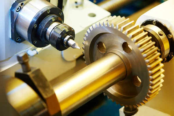 Metal working gear machining — Stock Photo, Image