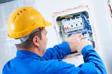 Elektrikçi tornavida onarım sigorta kutusu elektrik aktüatör şalter ile