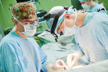 erkek kalp cerrahı çocuk cardiosurgery ameliyathane