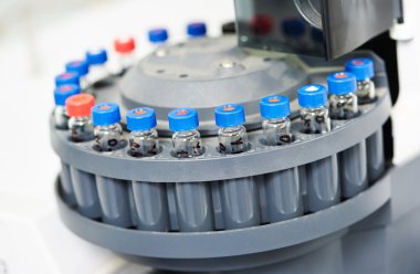 yakın çekim küçük laboratuvar, şişeler-kartuş