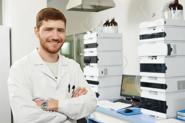 Wissenschaftler Forscher Mann im Labor — Stockfoto