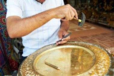 el damgası veya metal desen gravür