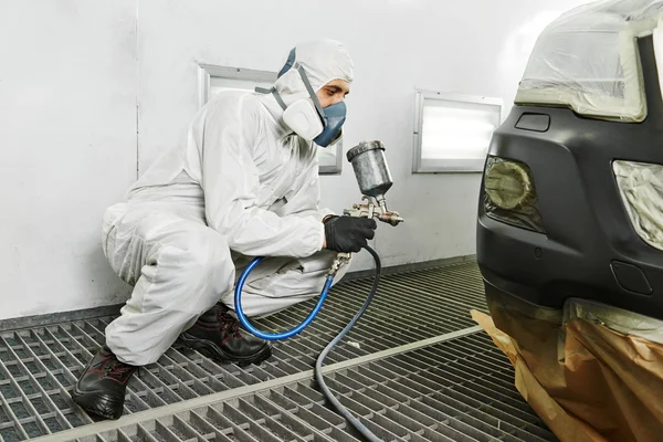 Auto reparatie schilderij in kamer — Stockfoto