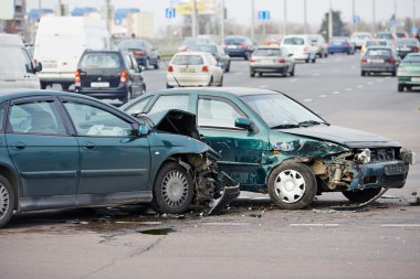 araba kazasında çarpışma kentsel sokak