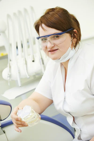 Dentiste orthodontiste portrait — Photo