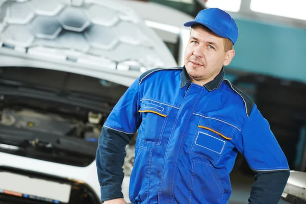 Auto mecânico do reparador do carro — Fotografia de Stock