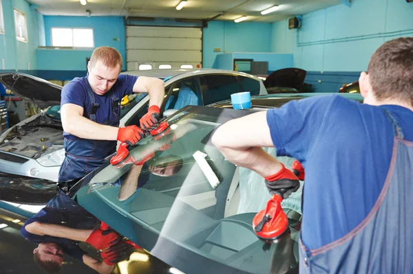 Windshield windscreen replacement — Stock Photo, Image