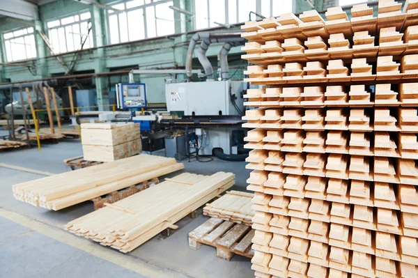 Madera aserrada en planta —  Fotos de Stock