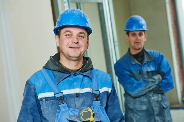 Equipo de trabajadores de la construcción — Foto de Stock