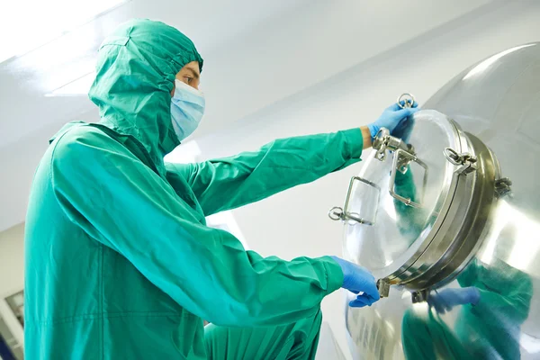 Producción de fábrica farmacéutica — Foto de Stock