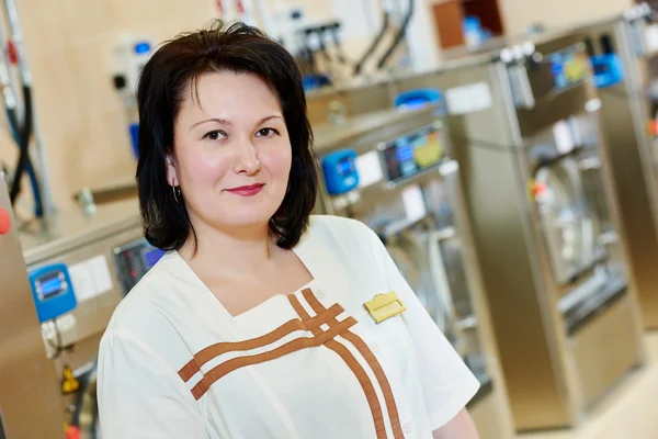 Laundry service worker — Stock Photo, Image