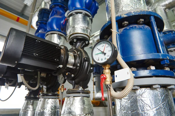 Sistema de aquecimento de gás equipamentos de sala de caldeira — Fotografia de Stock