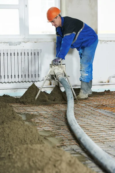 Lavori di intonaco per pavimenti in cemento — Foto Stock