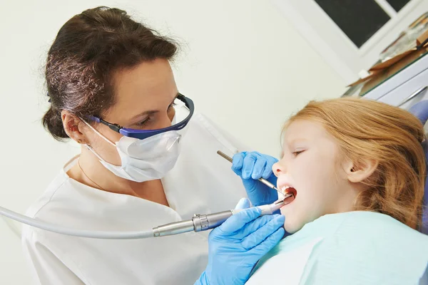 Cuidado dental infantil —  Fotos de Stock