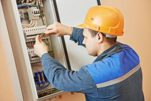 Electrician engineer worker — Stock Photo, Image