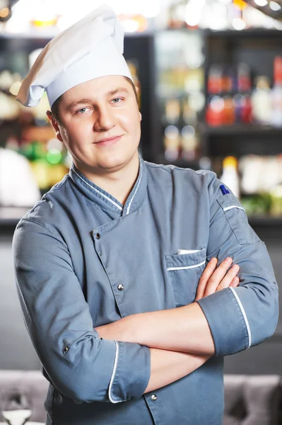 Cocinero chef en el restaurante —  Fotos de Stock