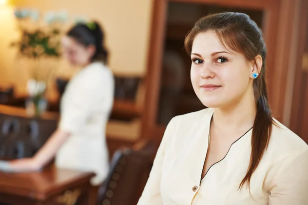 Chambermaid at hotel — Stock Photo, Image