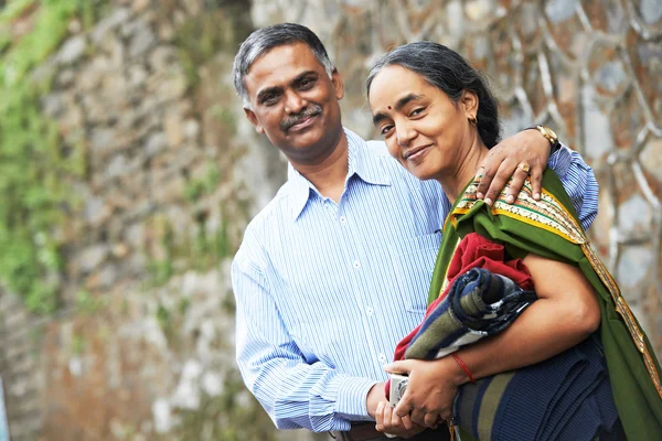 快乐的印度成人人夫妇 — 图库照片