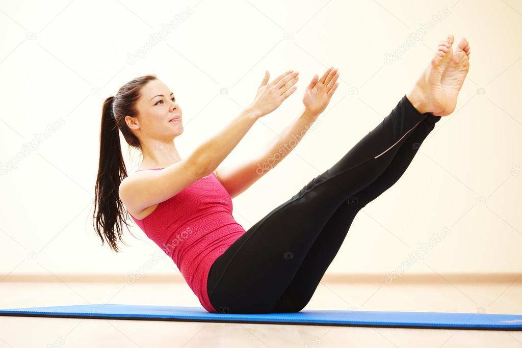 Пилатес. Пилатес тренировка. Калланетика что это. Пилатес групповые занятия. Стретчинг.