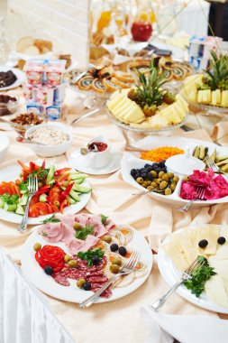 İsveç büfe tarzında breackfast