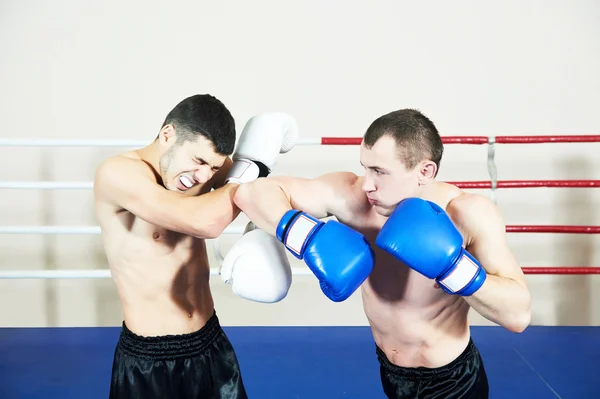 Muai thai fighting technique — Stock Photo, Image