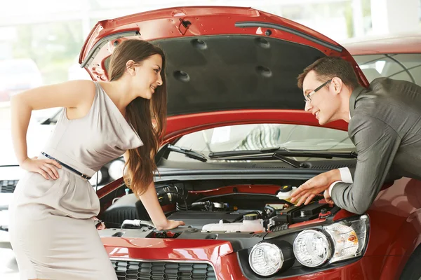 Venta de coches o compra de automóviles —  Fotos de Stock