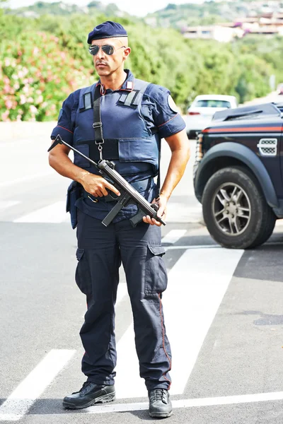 Poliziotto italiano moschettone — Foto Stock