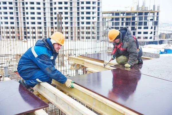 建筑施工工地工人 — 图库照片