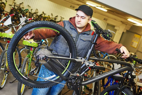 Naprawa rowerów lub korekty — Zdjęcie stockowe