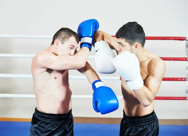 Muai thai fighting technique — Stock Photo, Image