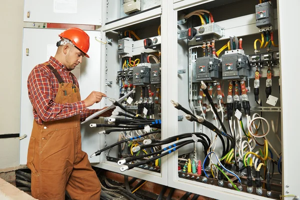Elektrikçi mühendis işçi Stok Resim