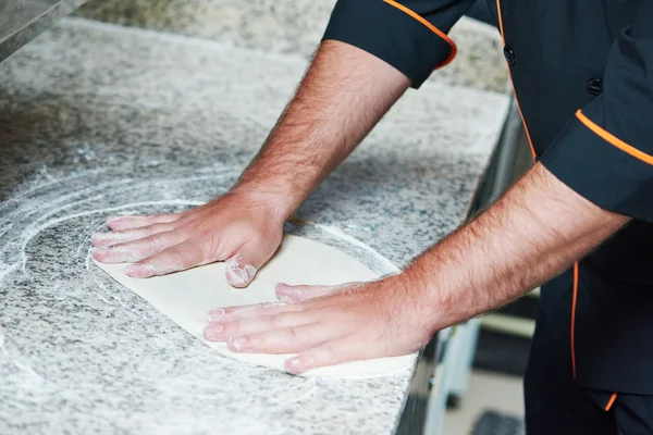 Pizza preparartion — Stock fotografie