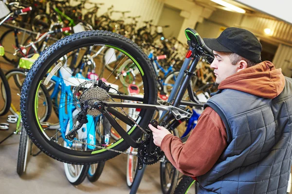 Bike repair or adjustment — Stock Photo, Image