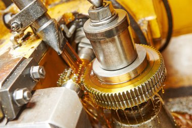 metalworking: gearwheel machining clipart