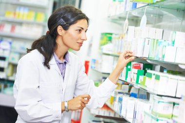 pharmacutical kimyager işçi