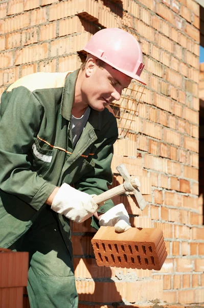 Construction worker bricklayer — Stock Photo, Image