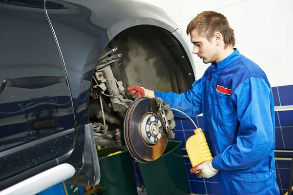 Automobile brake liquid replacing — Stock Photo, Image