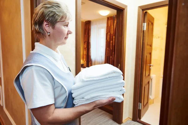 Hotelpersoneel van kamer reinigings- en huishouden — Stockfoto